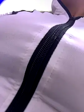 kim monti online show from November 3, 8:54 pm