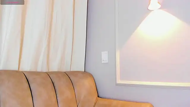 Lia walton online show from December 31, 12:04 pm