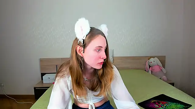 Cowell Adelina online show from November 17, 9:37 am