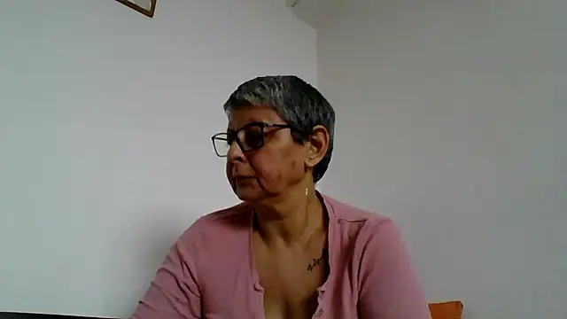 roseblak42 online show from January 11, 8:52 am