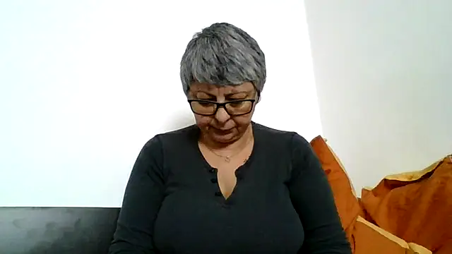 roseblak42 online show from February 18, 10:11 am