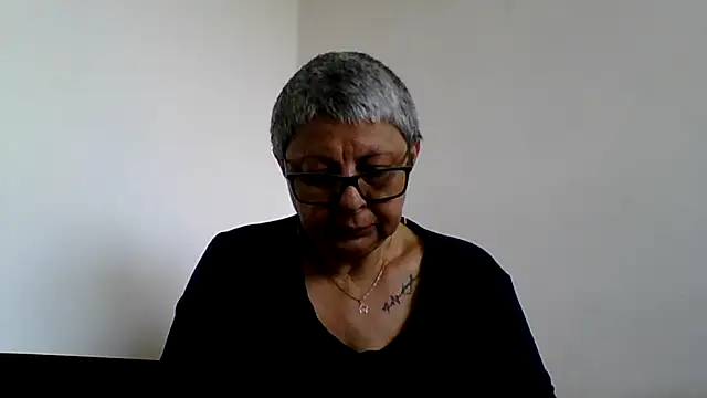 roseblak42 online show from May 19, 7:58 am