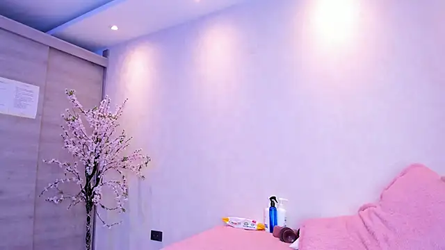 Snapshot of kiana_cream chatting on October 20, 12:38 pm kiana cream online show from October 20, 12:38 pm