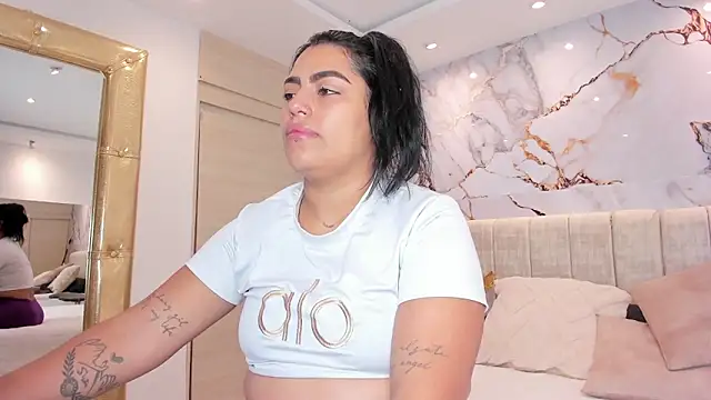 kiana cream online show from November 22, 11:42 am