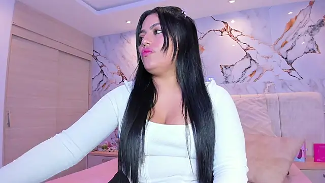 kiana cream online show from December 5, 4:58 pm