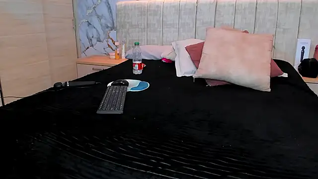 Snapshot of kiana_cream chatting on July 12, 1:29 am kiana cream online show from July 12, 1:29 am
