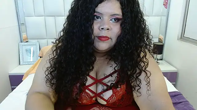 Snapshot of Sarah_Bowie chatting on October 3, 11:35 pm Sarah Bowie online show from October 3, 11:35 pm