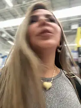  Abril-Office1 online show from November 18, 5:28 pm