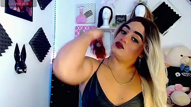 Snapshot of Amber_bigcock22 chatting on March 23, 1:53 am Amber bigcock22 online show from March 23, 1:53 am