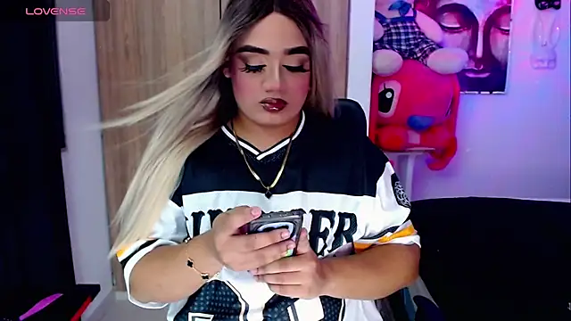 Snapshot of Amber_bigcock22 chatting on October 1, 11:44 pm Amber bigcock22 online show from October 1, 11:44 pm