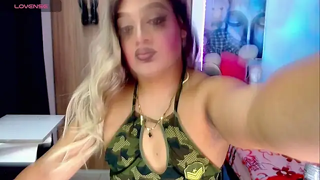 Snapshot of Amber_bigcock22 chatting on October 6, 11:07 am Amber bigcock22 online show from October 6, 11:07 am