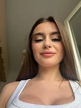 Snapshot of KaylaBray chatting on July 2, 4:24 pm KaylaBray online show from July 2, 4:24 pm