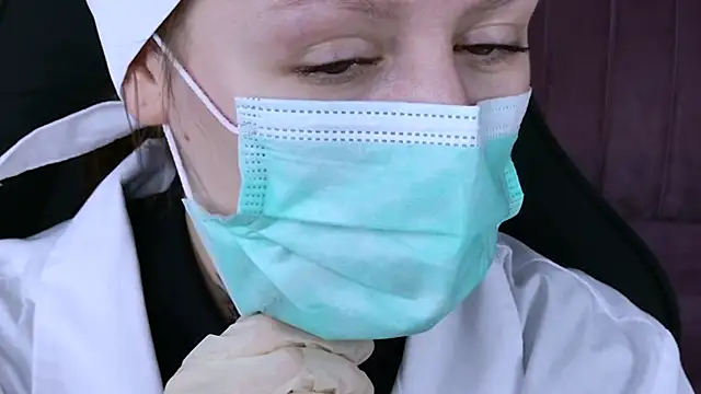 VeliraBraitberg online show from October 31, 1:45 pm