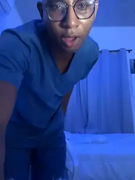 Snapshot of Arwens_bell08 chatting on February 11, 11:54 pm Arwens bell08 online show from February 11, 11:54 pm