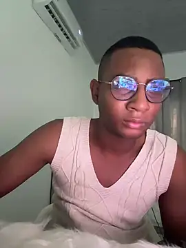 Snapshot of Arwens_bell08 chatting on February 12, 10:26 pm Arwens bell08 online show from February 12, 10:26 pm