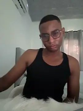 Snapshot of Arwens_bell08 chatting on February 15, 9:37 pm Arwens bell08 online show from February 15, 9:37 pm