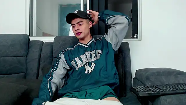 Stiven CL online show from October 20, 4:24 am