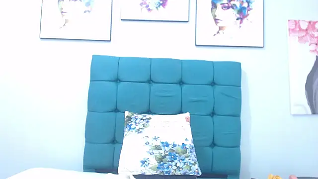 Snapshot of SofiaSexy_ chatting on February 10, 11:45 pm SofiaSexy  online show from February 10, 11:45 pm