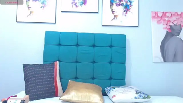 Snapshot of SofiaSexy_ chatting on February 11, 9:46 pm SofiaSexy  online show from February 11, 9:46 pm