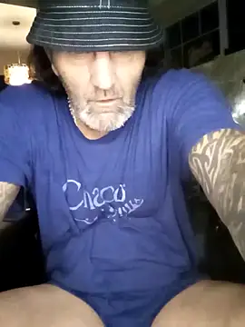 Snapshot of Hotbodyscottie chatting on February 20, 9:44 am Hotbodyscottie online show from February 20, 9:44 am