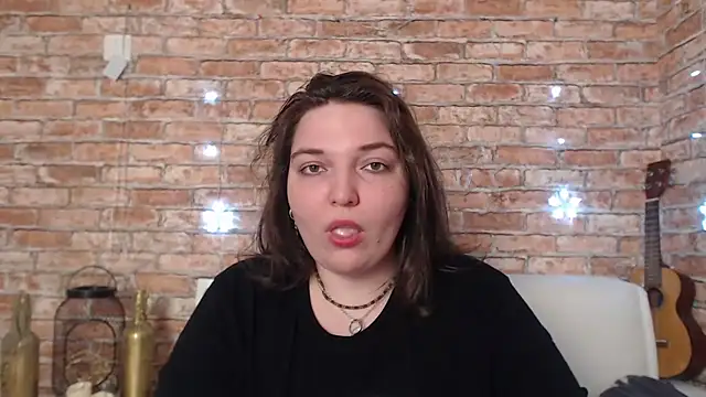 Amelia Kiss  online show from December 30, 6:53 am