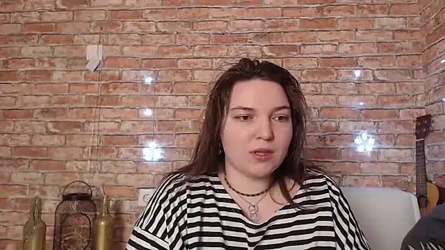 Amelia Kiss  online show from December 31, 12:43 am