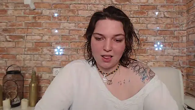 Amelia Kiss  online show from March 23, 3:43 am
