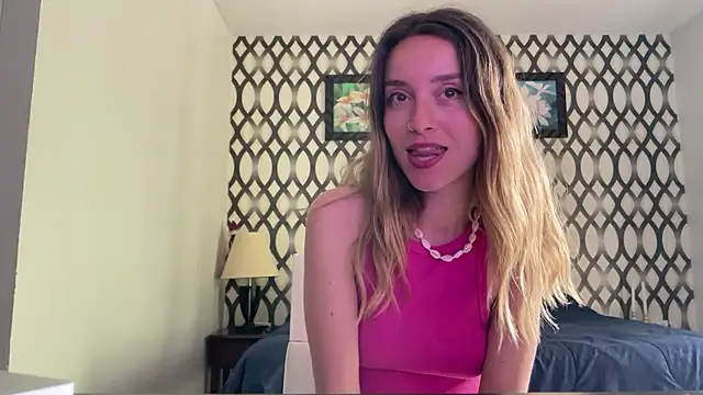 SirenaBelle online show from January 18, 8:31 am