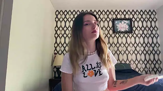 SirenaBelle online show from January 19, 9:01 am