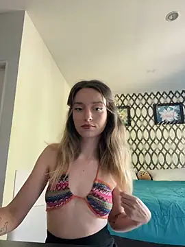 SirenaBelle online show from February 3, 9:19 am