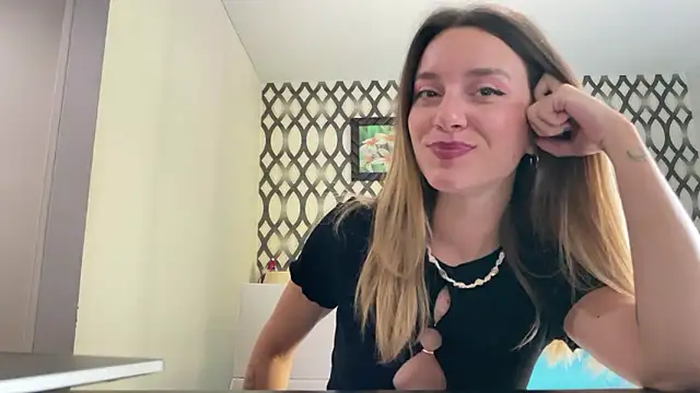 SirenaBelle online show from February 8, 10:18 am