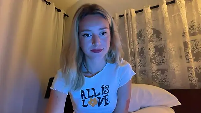 SirenaBelle online show from December 21, 10:17 pm