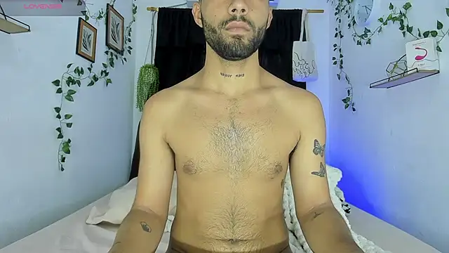 Snapshot of Alex_BigDickkk chatting on September 24, 8:56 pm Alex BigDickkk online show from September 24, 8:56 pm