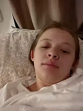 curvycakecutie online show from March 25, 2:39 am