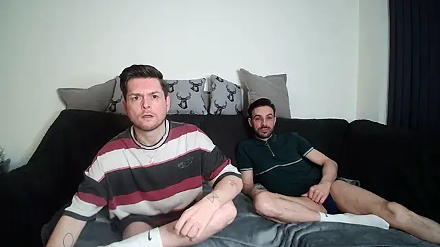 Snapshot of twotwinkhusbandss chatting on November 29, 6:22 pm twotwinkhusbandss online show from November 29, 6:22 pm