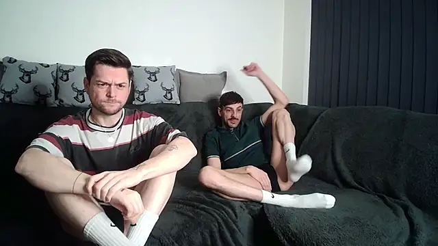 Snapshot of twotwinkhusbandss chatting on February 3, 10:37 pm twotwinkhusbandss online show from February 3, 10:37 pm