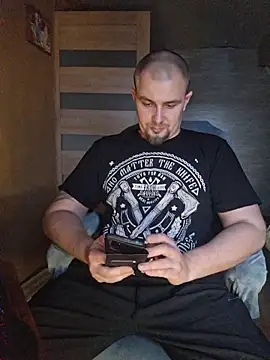 Snapshot of Foxyshaved chatting on December 1, 10:53 am Foxyshaved online show from December 1, 10:53 am