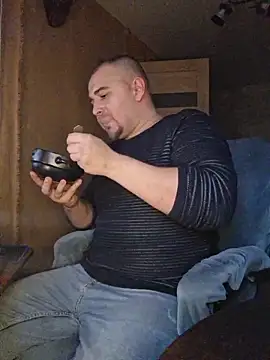 Snapshot of Foxyshaved chatting on December 16, 11:26 am Foxyshaved online show from December 16, 11:26 am