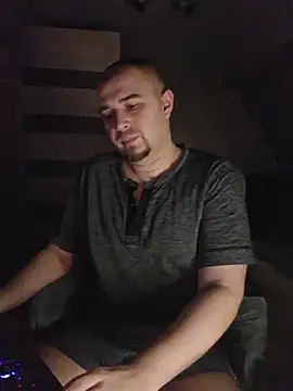 Snapshot of Foxyshaved chatting on December 18, 5:35 am Foxyshaved online show from December 18, 5:35 am