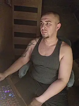 Snapshot of Foxyshaved chatting on January 11, 6:18 am Foxyshaved online show from January 11, 6:18 am