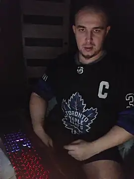 Snapshot of Foxyshaved chatting on February 3, 5:27 am Foxyshaved online show from February 3, 5:27 am