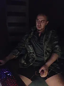 Snapshot of Foxyshaved chatting on February 4, 3:01 am Foxyshaved online show from February 4, 3:01 am