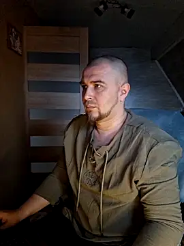 Foxyshaved online show from April 4, 5:16 am