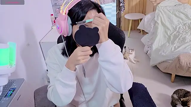 Kana G online show from November 20, 8:58 am