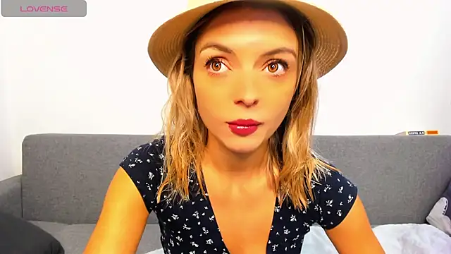  ellen meow  online show from November 9, 9:57 pm