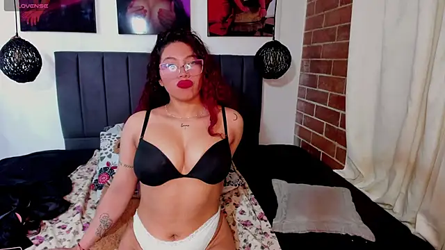 kyliejenner hot online show from September 22, 4:14 am