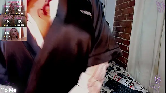 kyliejenner hot online show from October 26, 1:44 am