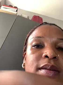 slimcateee online show from February 5, 9:25 am