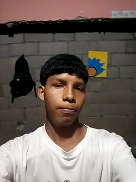 Snapshot of brayanffff chatting on October 28, 1:53 am brayanffff online show from October 28, 1:53 am