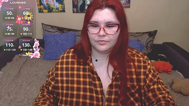 JuliaKeln online show from March 31, 4:40 pm